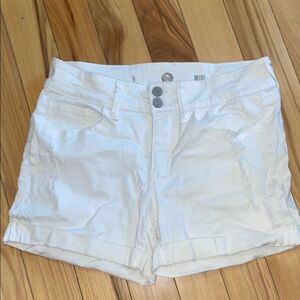 SO Juniors White Denim Shorts size 9